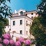 Hotel Scalabrini 3*
