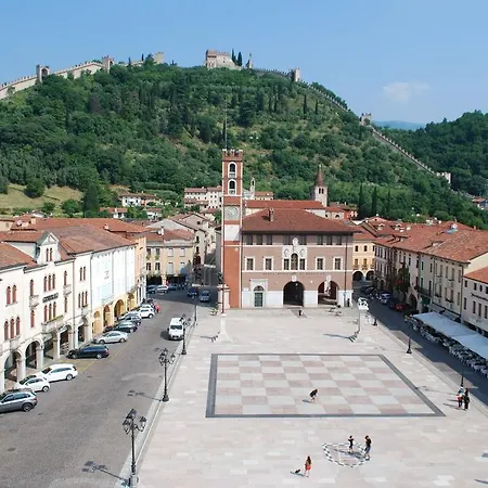 Scalabrini Hotel 3*