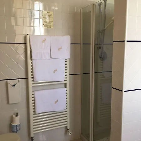 Scalabrini Hotell 3*