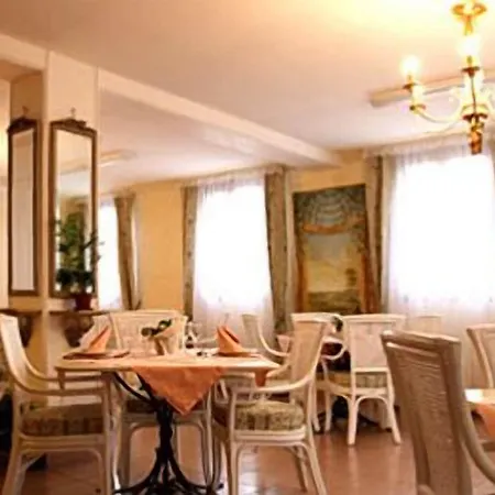 ホテル Scalabrini Crespano del Grappa