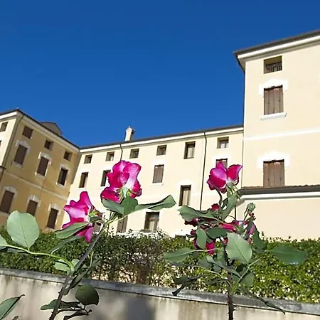 Hotel Scalabrini 3*