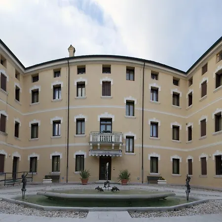Hotel Scalabrini 3*