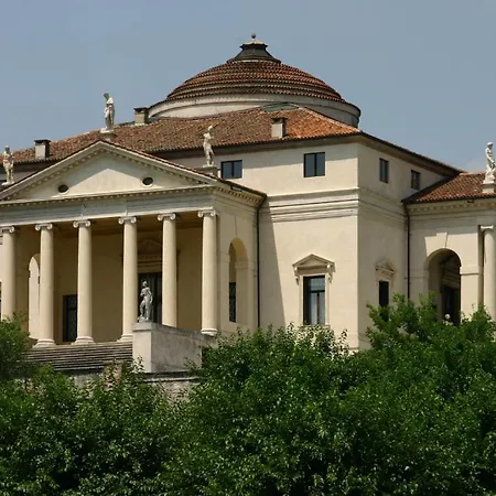 Scalabrini Hotel