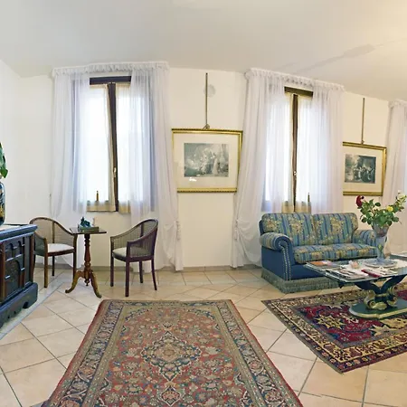 Scalabrini Hotell 3*